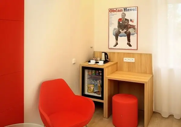 Üç Kişilik Oda, Bahçe Manzaralı