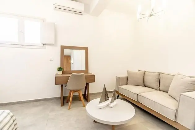 Two Bedroom Villa with Outdoor Hot Tub