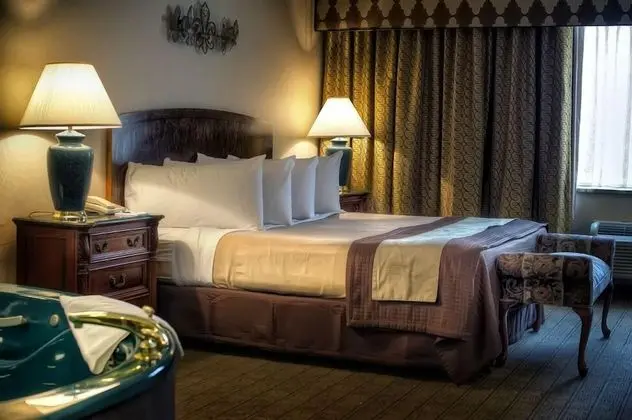 Executive Suite, 1 King Bed (Jetted Tub)