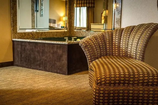 Jacuzzi Suite, 1 King Bed (2 person whirlpool included)