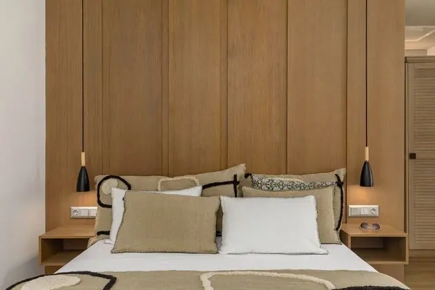 Executive Suite with Balcony