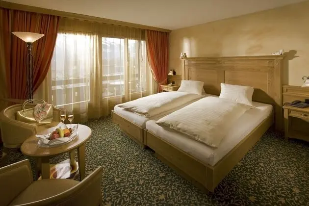 Deluxe Tek Büyük Yataklı Oda, Bahçe Manzaralı, Bahçeli