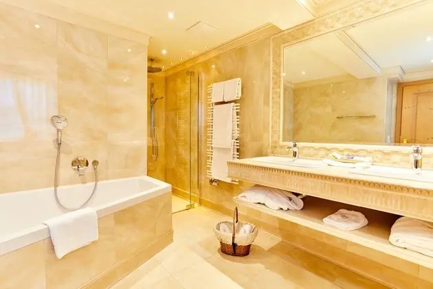 Junior Süit, Küvet, Dağ Manzaralı (40m²)