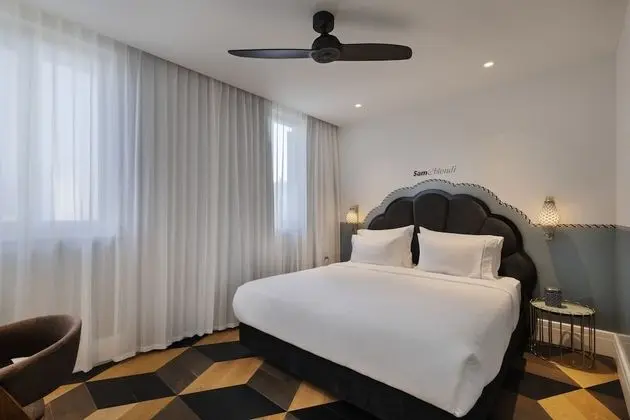 deluxe
