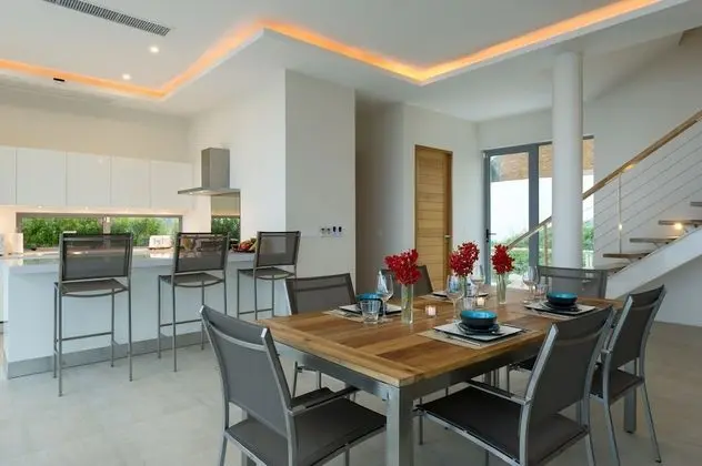 4 Bedrooms Deluxe Duplex with Private Pool