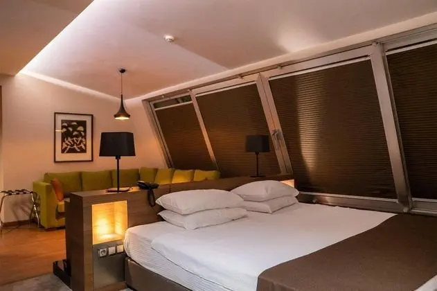 Çatı Katı Suit Oda, Şehir Manzaralı, Jakuzili