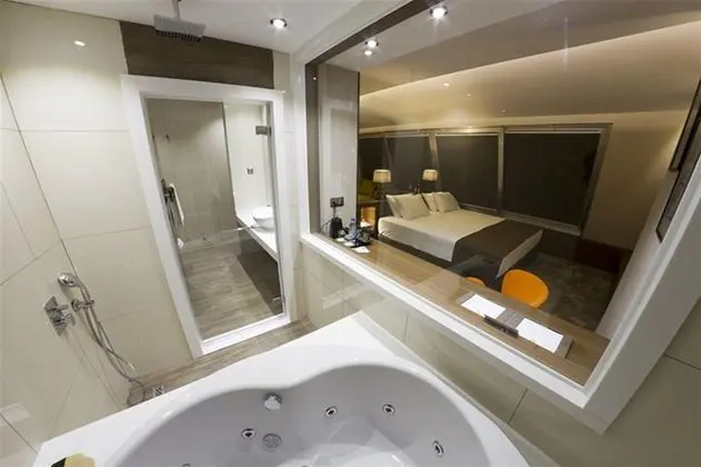 Çatı Katı Suit Oda, Şehir Manzaralı, Jakuzili