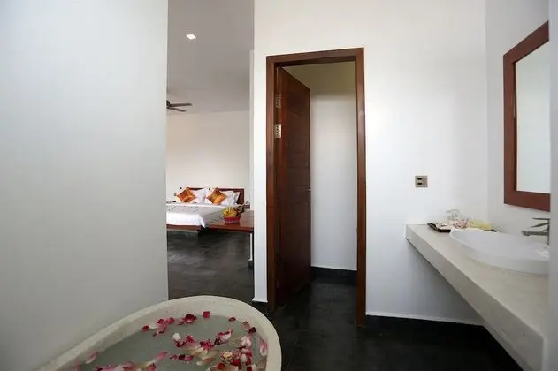 Luxury Double Room, Pool View - Free Pick Up