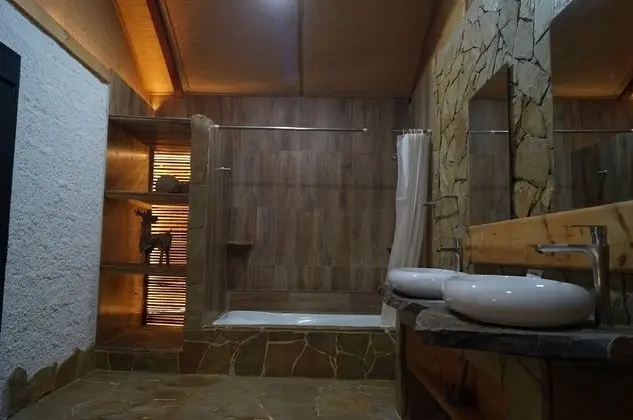 Deluxe Tek Büyük veya İki Ayrı Yataklı Oda