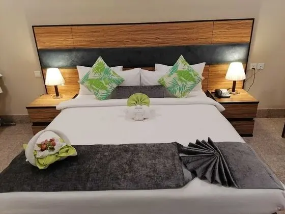 Deluxe double with city view & sunrise