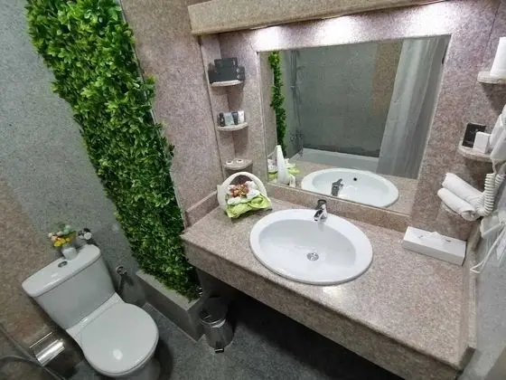 Family Deluxe Room (City & Sunrise View)