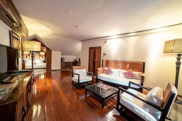 Çatı Katı (Loft), 1 En Büyük (King) Boy Yatak, Sigara İçilmez, Kişiye Özel Havuzlu