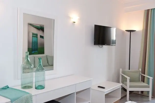Tek Büyük veya İki Ayrı Yataklı Oda, Kısmi Deniz Manzaralı