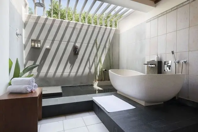 Deluxe Süit, Havuz Kullanımı