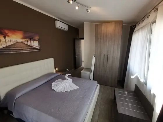 Tek Büyük Yataklı Oda