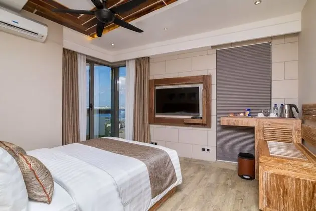 Deluxe Tek Büyük Yataklı Oda, Balkon, Okyanus Manzaralı (Free Airport Transfer)