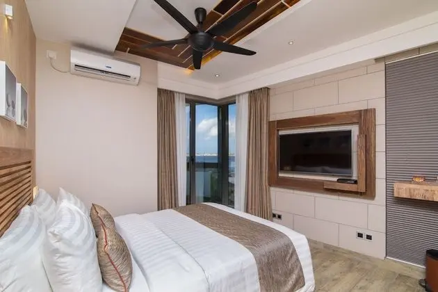 Deluxe Tek Büyük Yataklı Oda, Balkon, Okyanus Manzaralı (Free Airport Transfer)