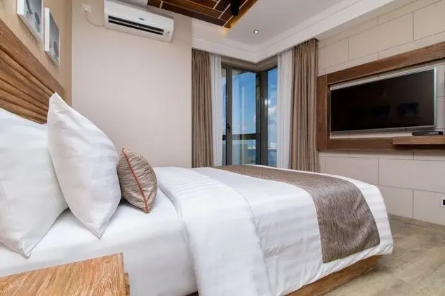 Deluxe Tek Büyük Yataklı Oda, Balkon, Okyanus Manzaralı (Free Airport Transfer)