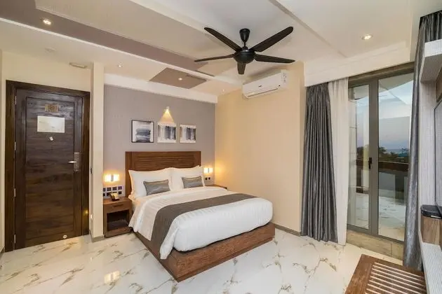 Executive Suite with Balcony, Free Airport Transfer