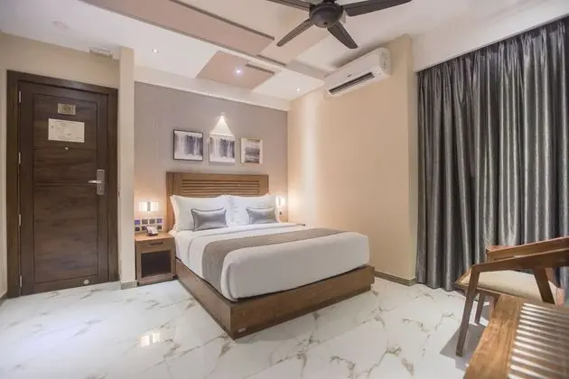 Executive Suite with Balcony, Free Airport Transfer