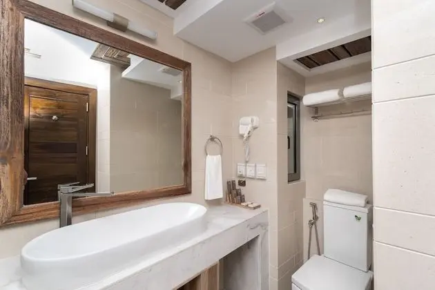 Executive Suite with Balcony, Free Airport Transfer