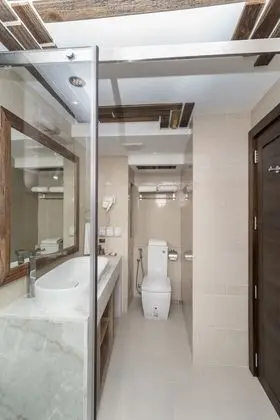 Executive Suite with Balcony, Free Airport Transfer
