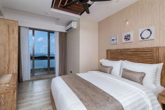Executive Suite with Balcony, Free Airport Transfer