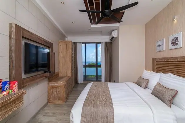 Executive Suite with Balcony, Free Airport Transfer