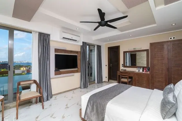 Samann Suite with Balcony, Free Airport Transfer