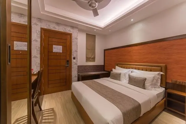 Deluxe Double Room with Free Return Airport Transfer
