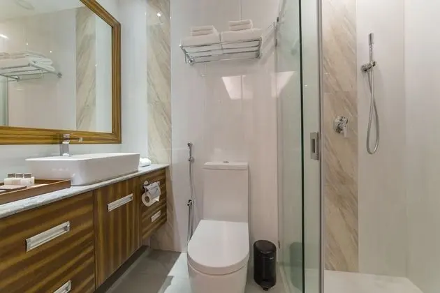 Deluxe Double Room with Free Return Airport Transfer