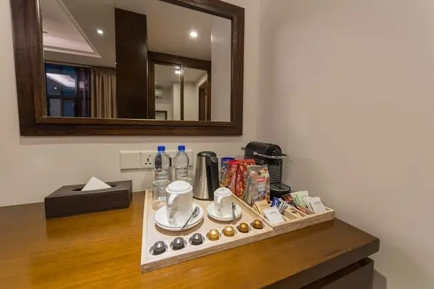 Executive Suite-Balcony View with Free Return Airport Transfer