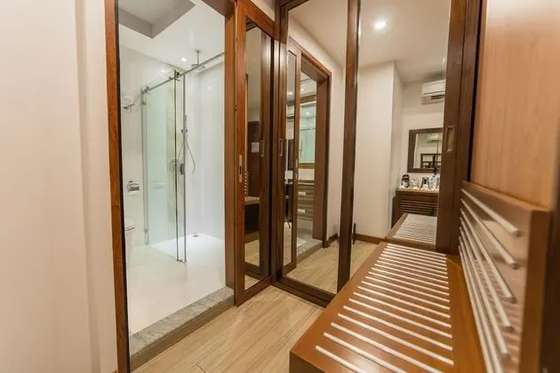 Executive Suite-Balcony View with Free Return Airport Transfer