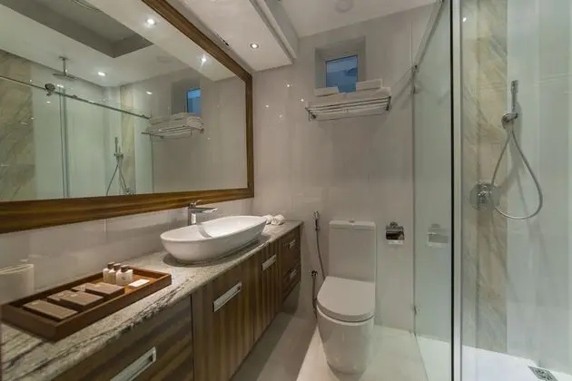 Executive Suite-Balcony View with Free Return Airport Transfer