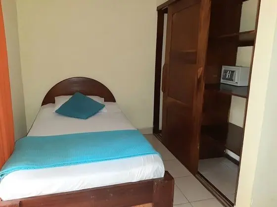 Üç Kişilik Oda, Balkon, Bahçe Manzaralı