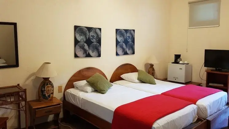 Üç Kişilik Oda, Balkon, Bahçe Manzaralı