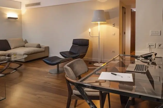 Çatı Katı Süiti (Penthouse) (Suite)