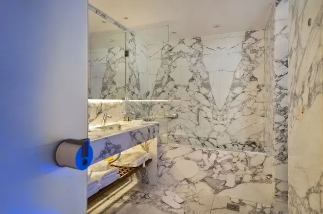 Çatı Katı Süiti (Penthouse) (Suite)