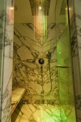 Çatı Katı Süiti (Penthouse) (Suite)