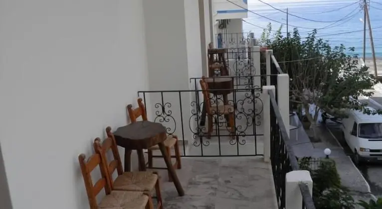 Üç Kişilik Oda