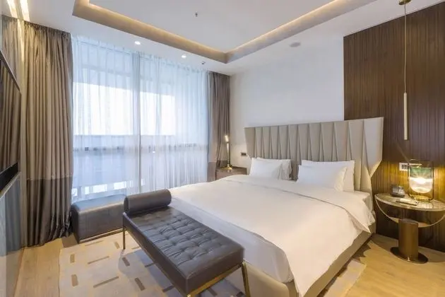 Luxury Oda