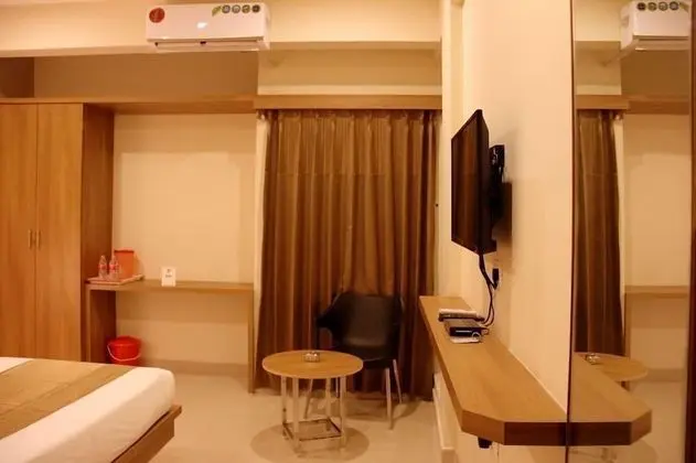 Deluxe Tek Büyük Yataklı Oda, 1 Çift Kişilik Yatak, Şehir Manzaralı