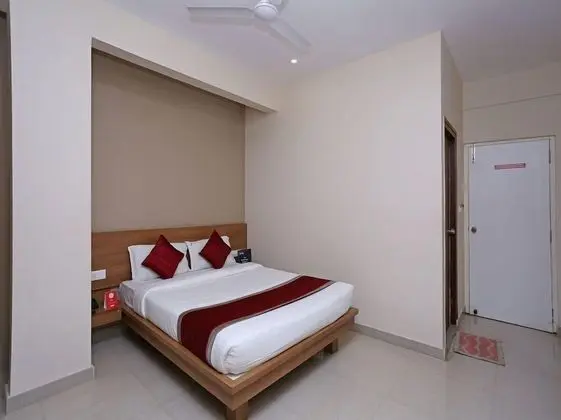 Deluxe Tek Büyük Yataklı Oda, 1 Çift Kişilik Yatak, Şehir Manzaralı