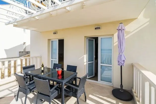 Apart Daire (Two-Bedroom Apartment with Terrace)