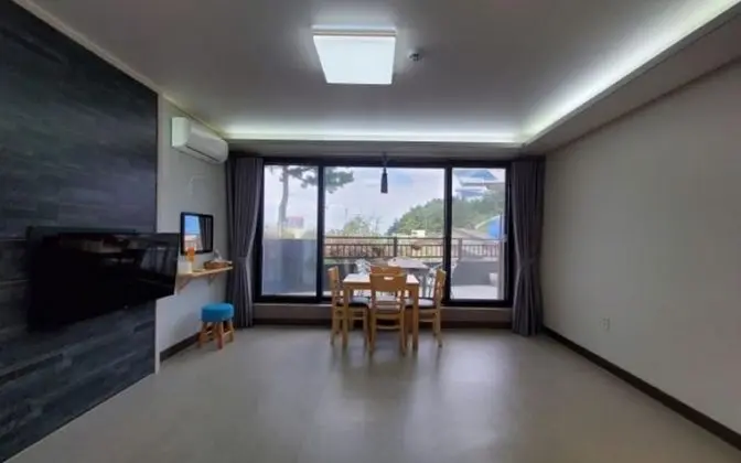 Oda (Room 102 (Ocean View))