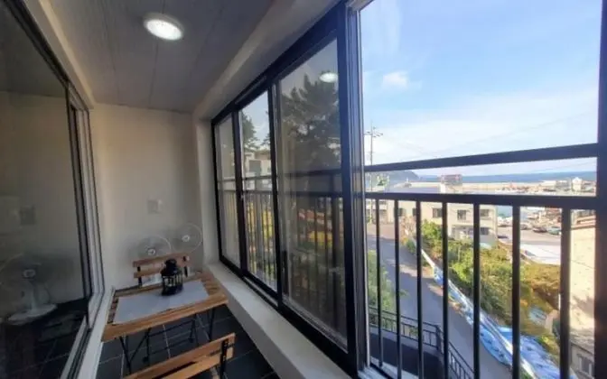 Oda (Room 201 (Ocean View))