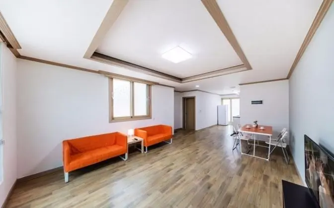 Oda (Room 201 (6/8 person ondol))