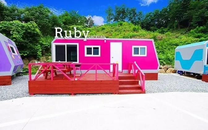 Oda (Caravan-Ruby)