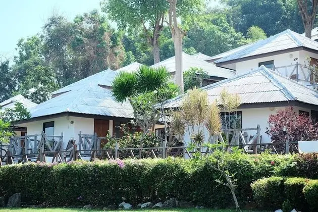 Deluxe Front Bungalow