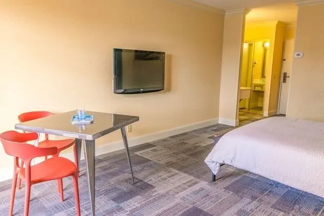 Deluxe Tek Büyük Yataklı Oda, 1 Büyük (Queen) Boy Yatak, Balkon, Şehir Manzaralı
